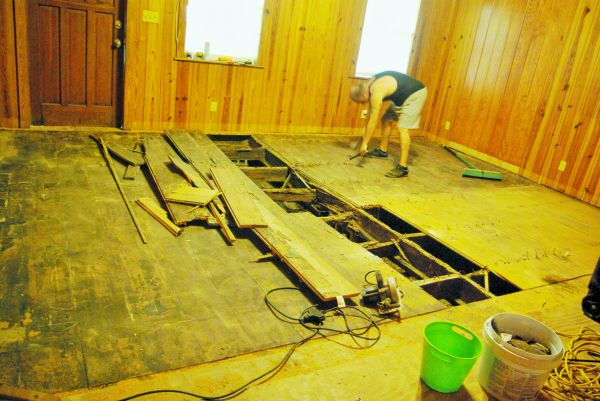Subfloor Demolition in South Zanesville